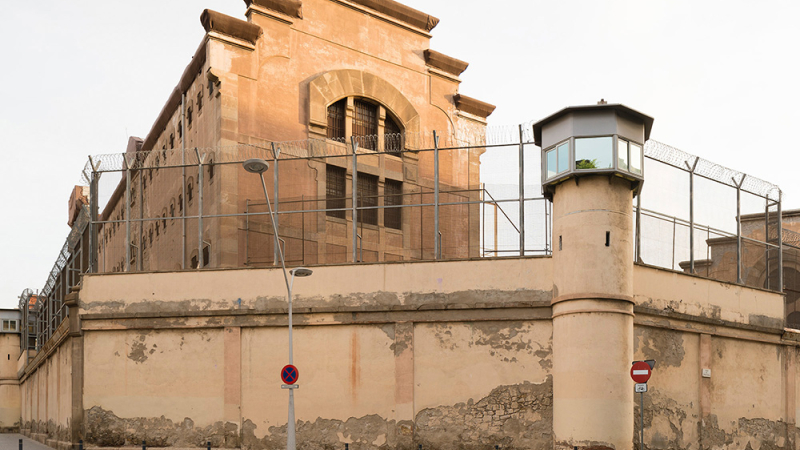 Una vista des de l'exterior de la presó